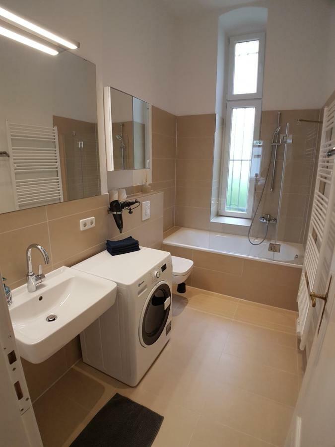 Lang Re By Rockchair Apartments L Superhost Status L 2 Bedrooms Boxspringbeds In City Center - Cozy Family & Business Flair Welcomes You! 베를린 외부 사진